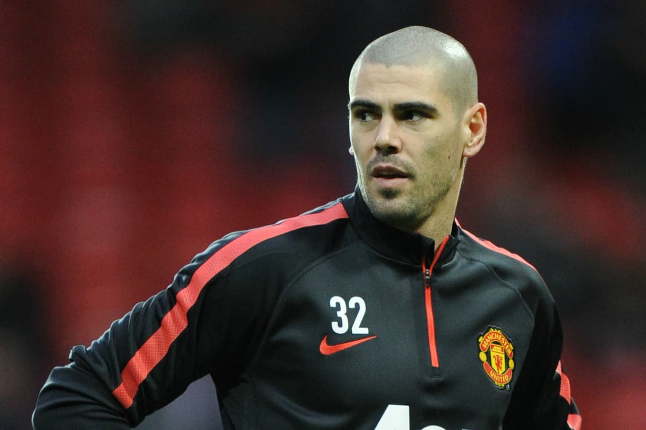 Sevilla niega fichaje del portero Víctor Valdés