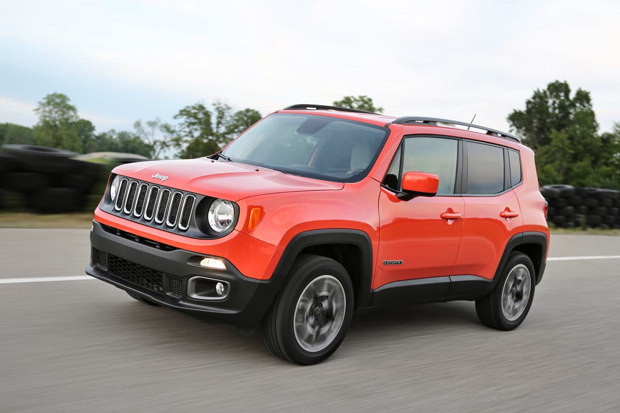 7mo Lugar: El Jeep Renegade, no sólo comparte su mecánica con el Fiat 500X, sino también sus interesantes dinámicas de manejo. Al final del día todo se puede resumir a una cuestión de estilo, o de nacionalidad.