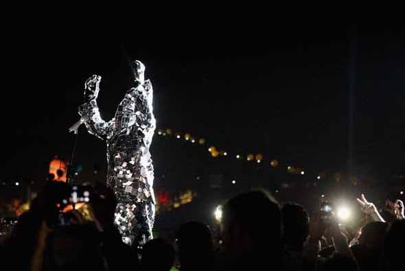 Escenarios llenos de tecnología, color y tramoyas, las estrellas de la música más coloridas y un clima envidiable hacen del Festival del Valle de Indio un experiencia que vale la pena repetir. ¿Vienes al segundo fin de semana de Coachella? ¿Quieres ver más fotos ?: