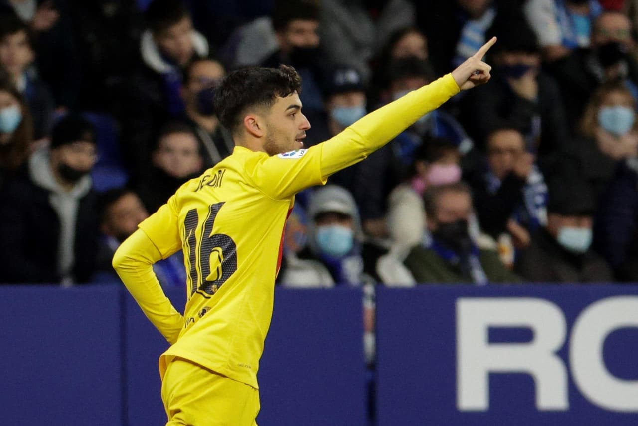 Barcelona hace empate de último minuto ante el Levante 2-2 durante la J24 en La Liga. Pedri abrió el marcador a favor de los culés, pero Sergi Darder y Raúl de Tomás pusieron arriba a los locales y, en el 90+2' Luuk de Jong salvó al equipo de Xavi con golazo.