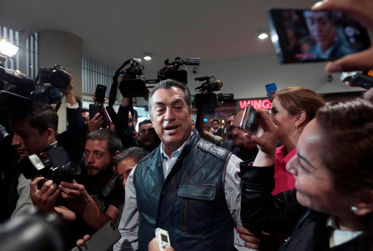 Rodríguez Calderón nació en Galena, Nueva León, en diciembre de 1957. Es ingeniero agrónomo de profesión. Entre 1992 y 2000 fue diputado federal y local por el Partido Revolucionario Institucional (PRI). Entre 2009 y 2012 fue alcalde del municipio García, de Nuevo León, y entre 2015 y 2017 fue gobernador de Nuevo León.