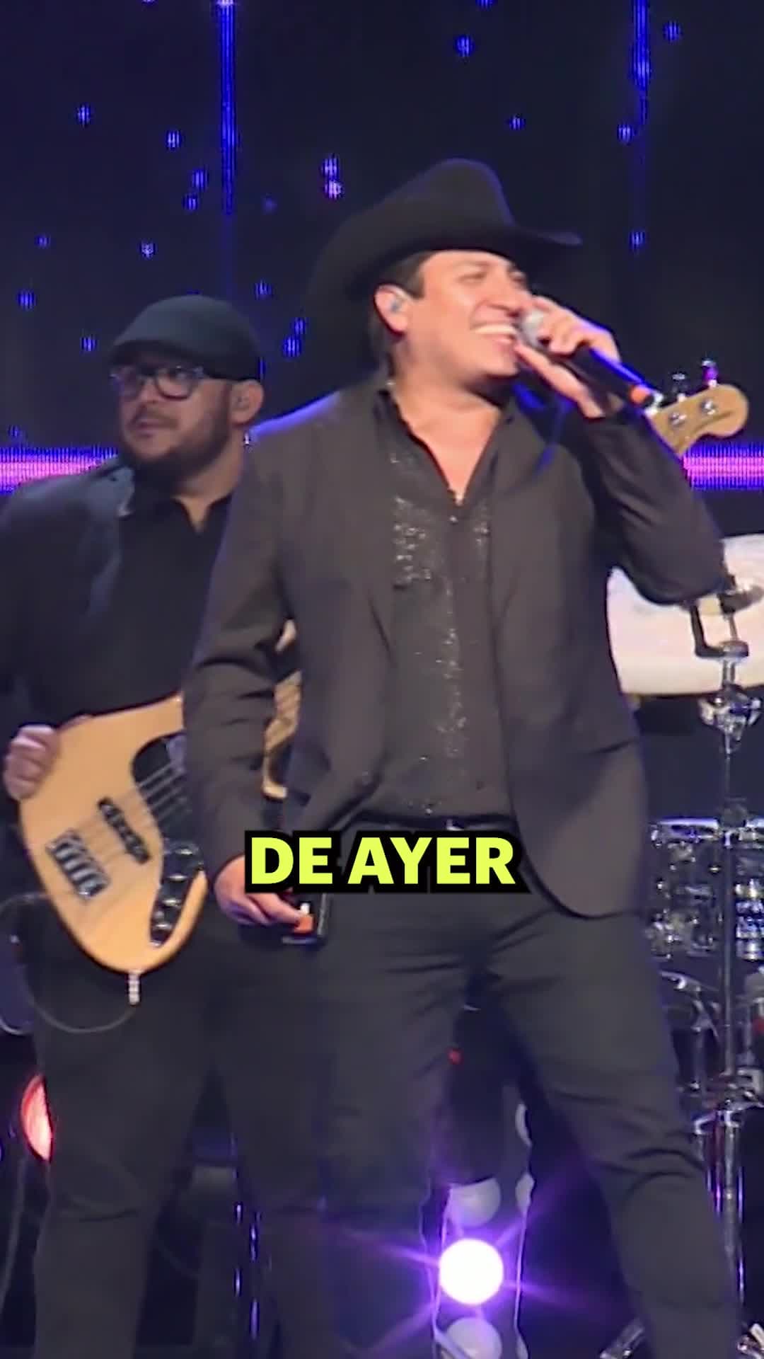 Julión Álvarez se convirtió en padre nuevamente