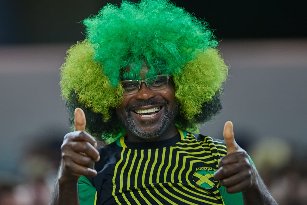 La afición de los Reggae Boyz se hizo presente en las tribunas.