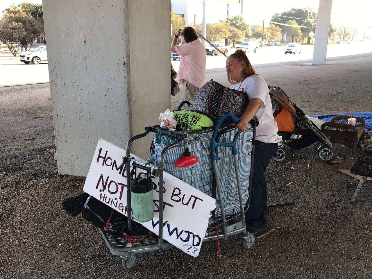 Los esfuerzos de limpieza serán dirigidos por el Departamento de Transporte de Texas (TxDOT) según las instrucciones del gobernador.