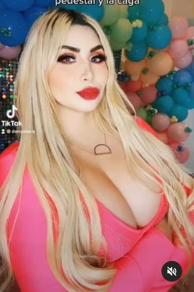 "Seguro (fue) que (está)
<b>muy bonita, muy guapa</b>. Un beso y un saludo", agregó.
<br>