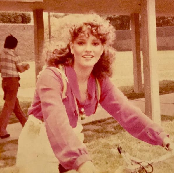 Así lucía la expresentadora de 'Despierta América' cuando tenía 15 años, ¿verdad que el parecido con sus retoños es innegable?