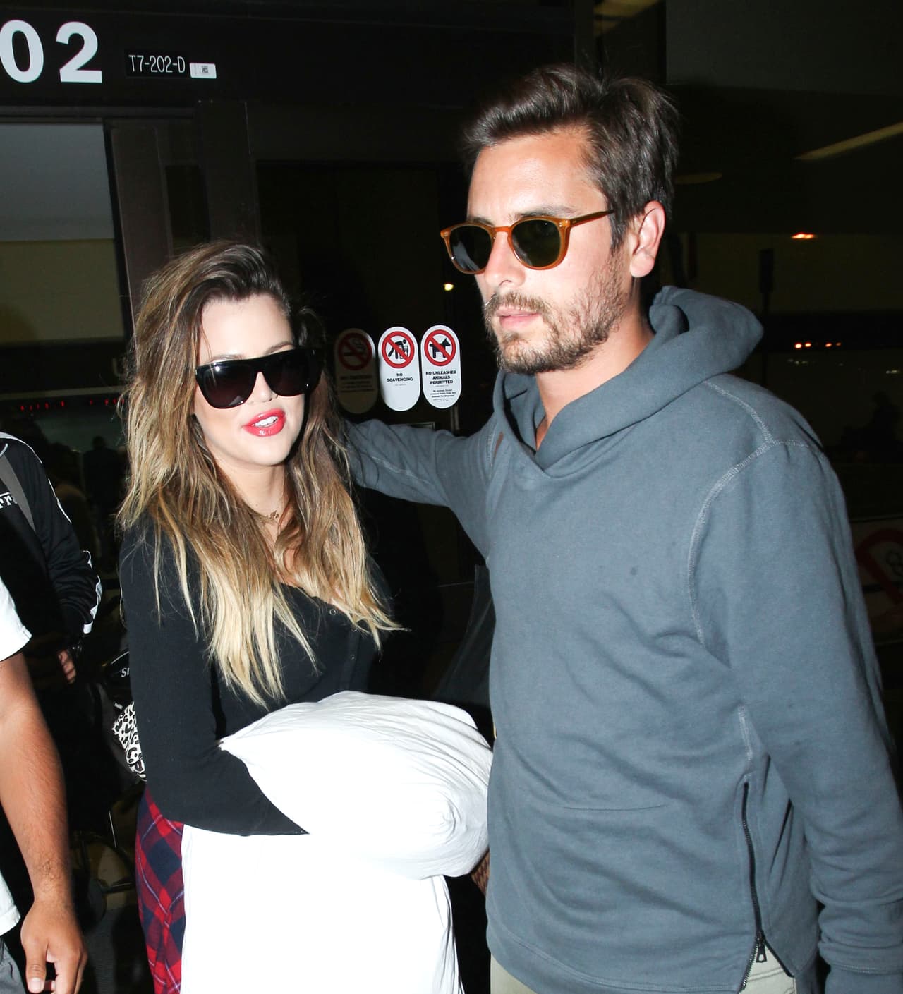 ¿Con quién? Ni más ni menos que con su hermana Khloé y su media hermana Kylie Jenner.