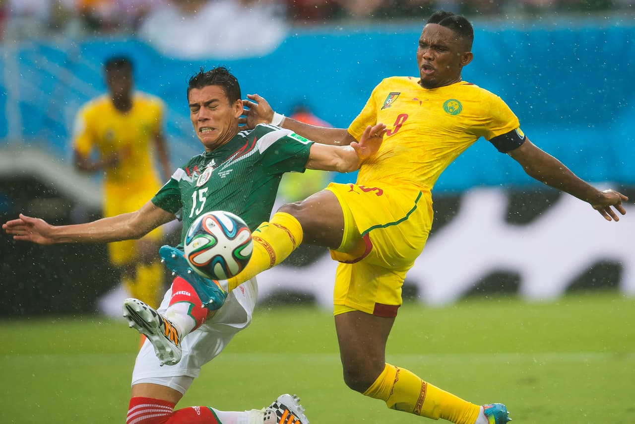 Con la selección de México ha sido campeón del Mundial Sub 17 (2005), la Copa Oro (2011) y la Copa Concacaf (2015).