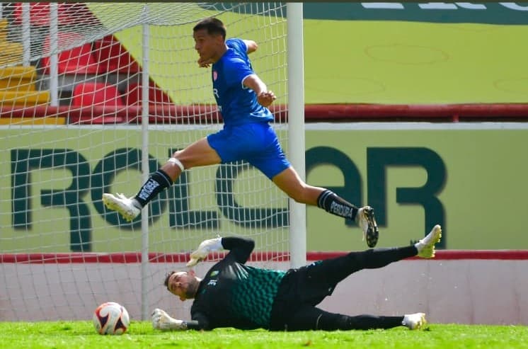 Cruz Azul juega partidos de preparación en Fresno, California, contra el Pachuca.
