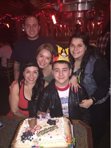 Él perdió a su madre cuando tenía apenas 11 años, pero con el apoyo de sus hermanos ha podido salir adelante.