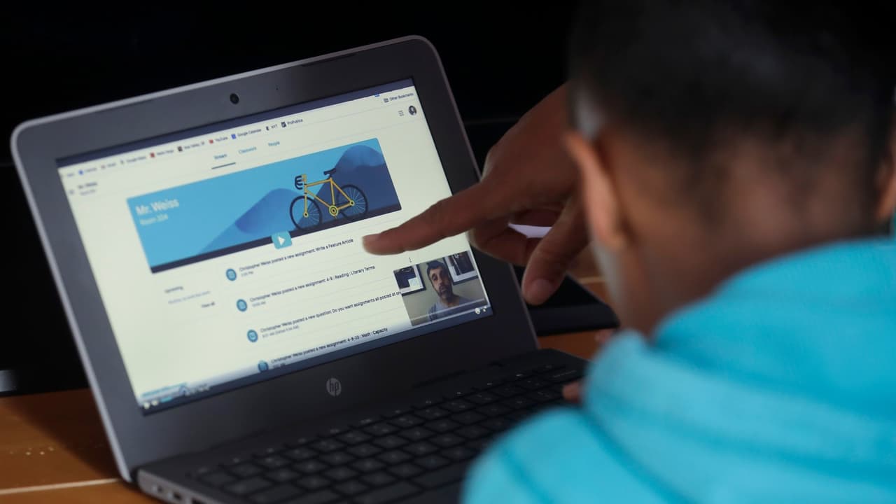 DISD anuncia su primera escuela de aprendizaje híbrido 