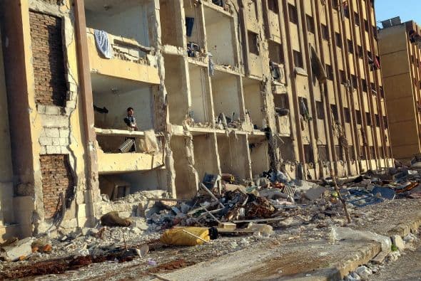 Los tres atentados fueron cometidos con varios minutos de diferencia, también dejaron decenas de heridos, muchos de gravedad, por lo que la cifra de fallecidos podría aumentar.