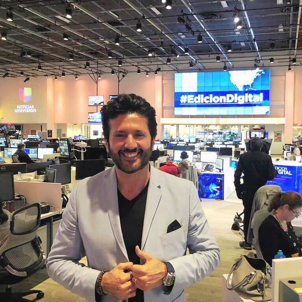 “Ni el niño es hijo mío tampoco, porque ahí salen cosas que yo de repente veo. Emilio no tiene nada qué ver conmigo”, dijo en declaraciones para el programa ‘De primera mano’.