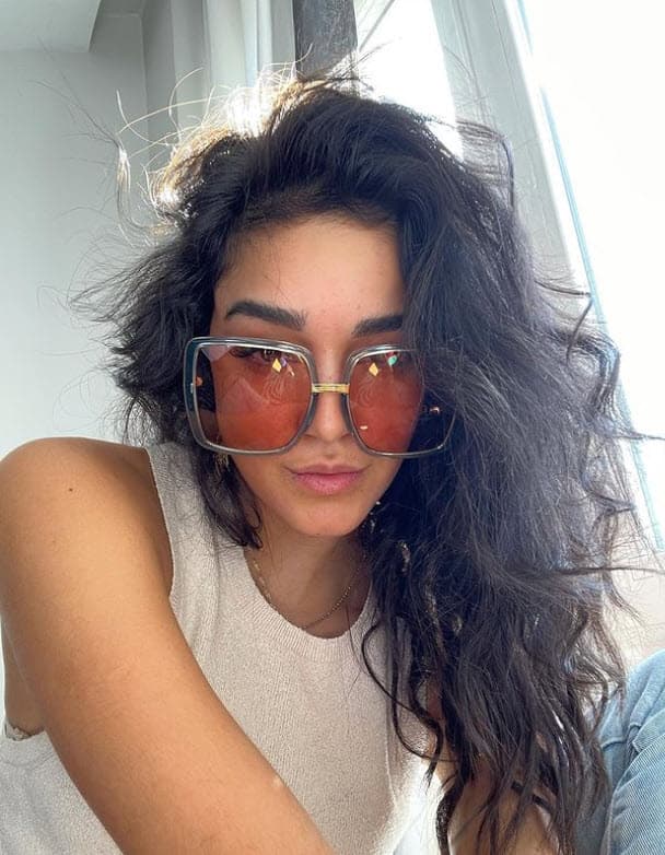 Este 4 de noviembre, 
<b><a href="https://www.univision.com/famosos/alejandra-capetillo-hija-biby-gaytan-novio-fotos">Alejandra Capetillo cumple 22 años</a></b> y lo celebró con una reflexión sobre su nueva vida en Madrid.
<br>