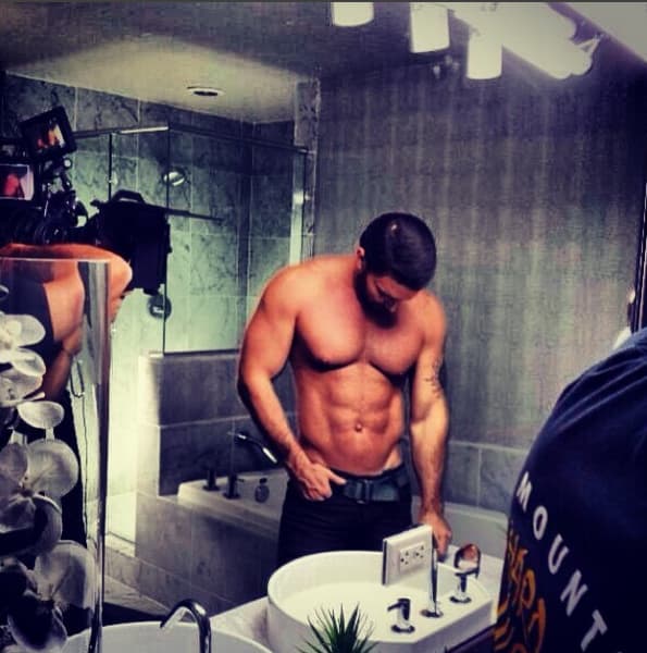 Julián Gil es otro de los galanes con cuerpazo, ¡ufff!