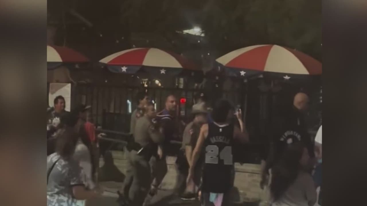Aficionados de los Knicks buscan refugio policial tras agresión de seguidores de Spurs