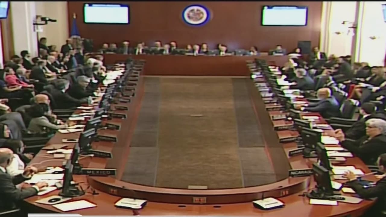 La OEA pide a Venezuela que restaure el orden democrático en histórica resolución