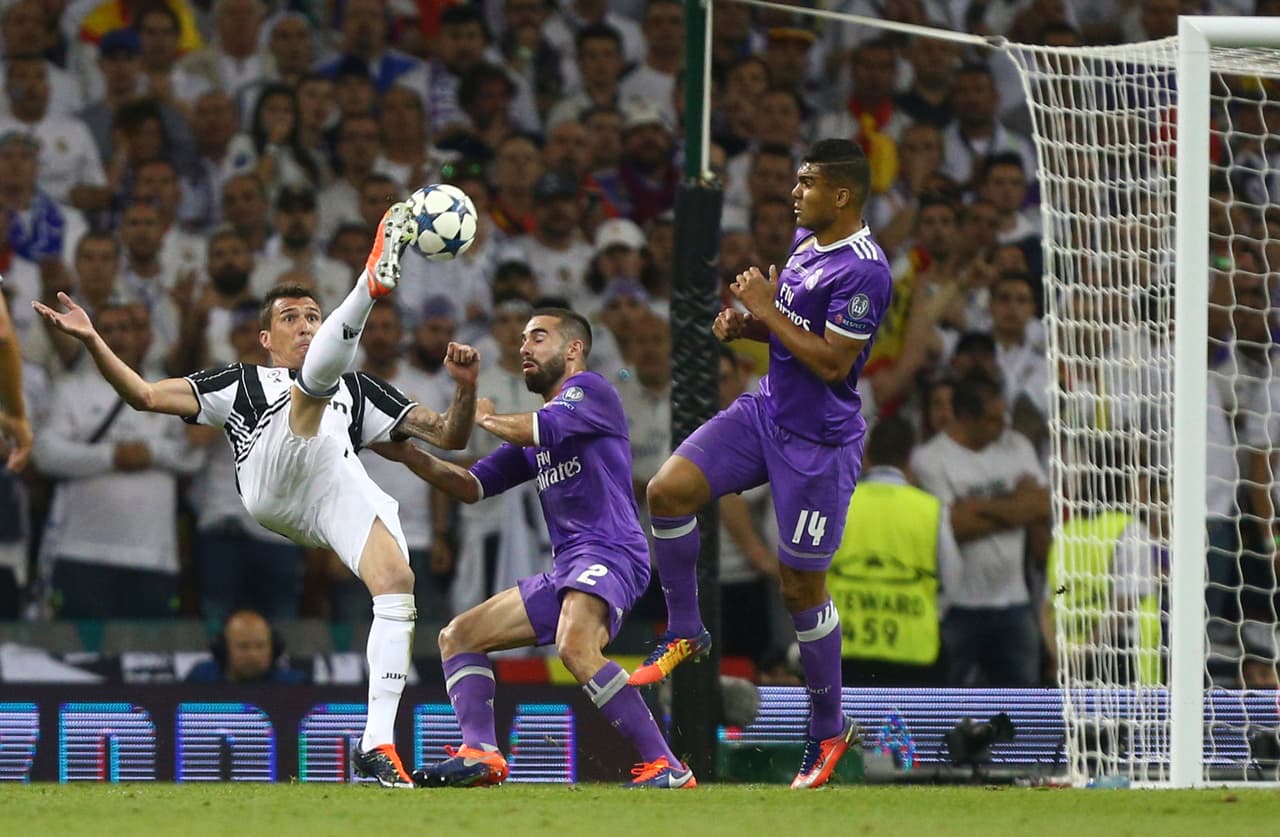 Sin embargo, el suspenso lo puso el croata Mandzukic con una obra de arte que, probablemente, compita por el premio Puskas al mejor gol de año.