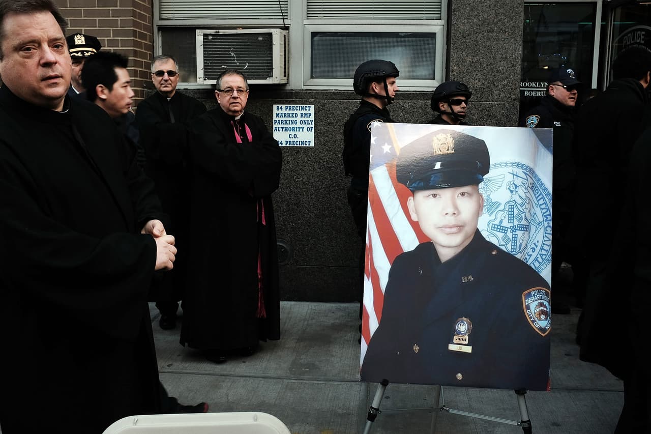 Oficiales, familiares y amigos recordaron la memoria del oficial Rafael Ramos y Wenjian Liu.