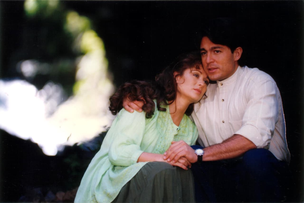 En esta telenovela, la actriz conquistó a la audiencia con la pareja que hizo junto a Fernando Colunga. En esta producción también participaron otras estrellas como Laura Zapata, Enrique Lizalde, Ignacio López Tarso y Gustavo Rojo.