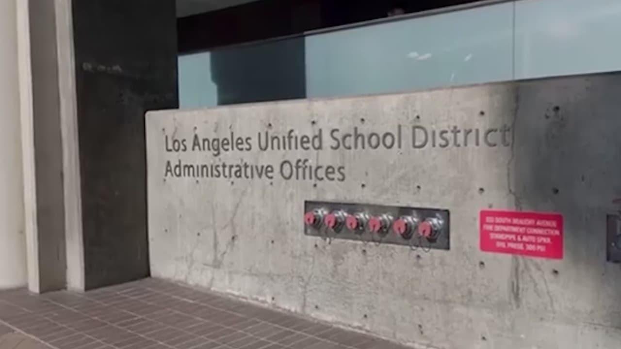 Maestros de LAUSD al borde de paro el 14 de abril; exigen aumento del 16% y salario inicial de $80,000