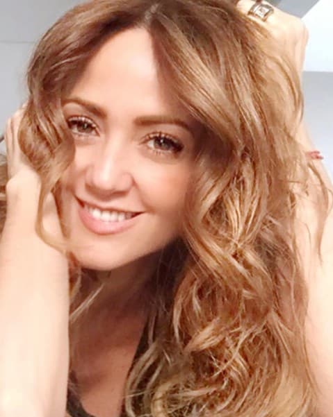 Con esta bella imagen compartida en sus redes sociales, Andrea Legarreta agradeció por un año más de vida (2016).