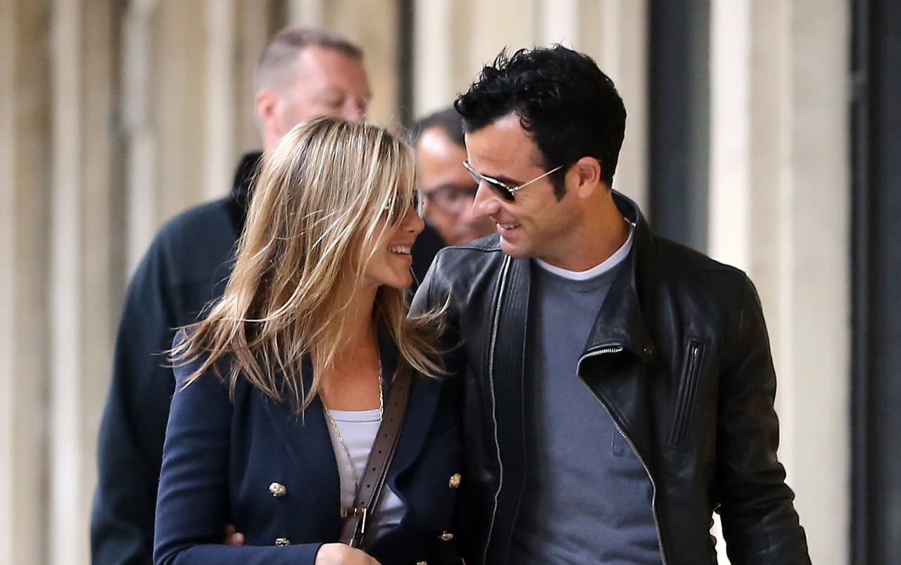 La revista "Life & Style" afirma que Jennifer Aniston y Justin Theroux contrajeron nupcias en su mansión de Bel Air.