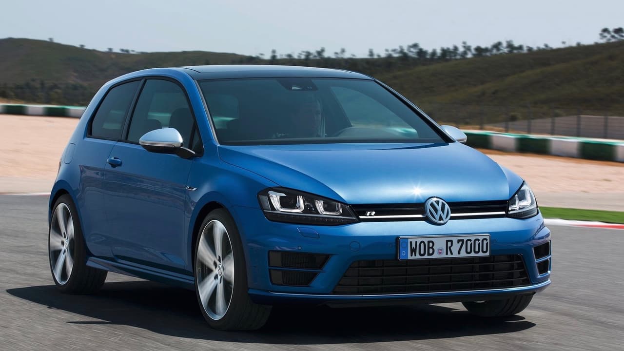 <h3 class="cms-h3-H3">6. Volkswagen Golf R</h3>
<br>El Golf R es el torpedo de la familia Golf de autos compactos de Volkswagen, el cual a pesar de su aspecto inofensivo, no muy distinto al de sus hermanos más ordinarios, es capaz de acelerar de 0 a 60 mph en solo 4.5 segundos. Tanto poder no es barato, por lo que el precio inicial del Golf R merodea por el vecindario de los 40,000 dólares, haciendo de él un candidato ideal para el mercado secundario. El hecho de que su alto precio hace que se venda en cantidades muy limitadas lo hace más raro aún. El Golf R tarda en promedio
<b> 34.4 días</b> en conseguir un comprador.