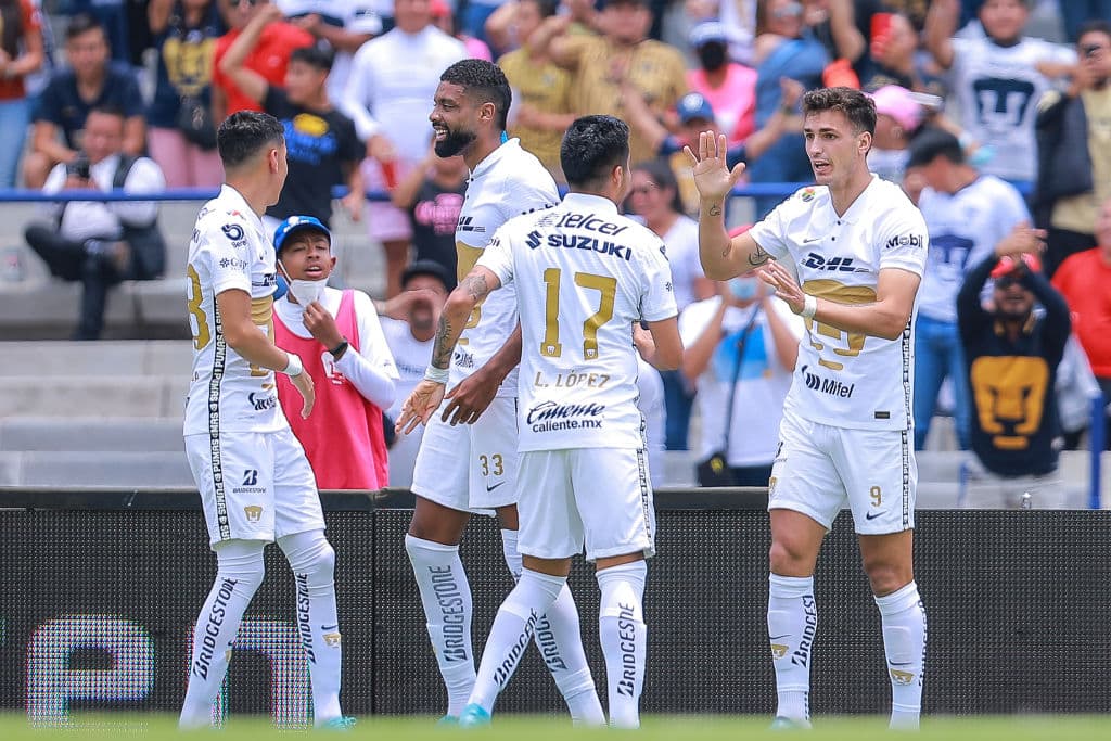 Pumas logró un valioso triunfo ante Tuzos, gracias a un doblete de Juan Ignacio Dinenno que sirvió para la victoria 2-0 sobre Pachuca, triunfo que deja a los felinos en zona de repechaje.