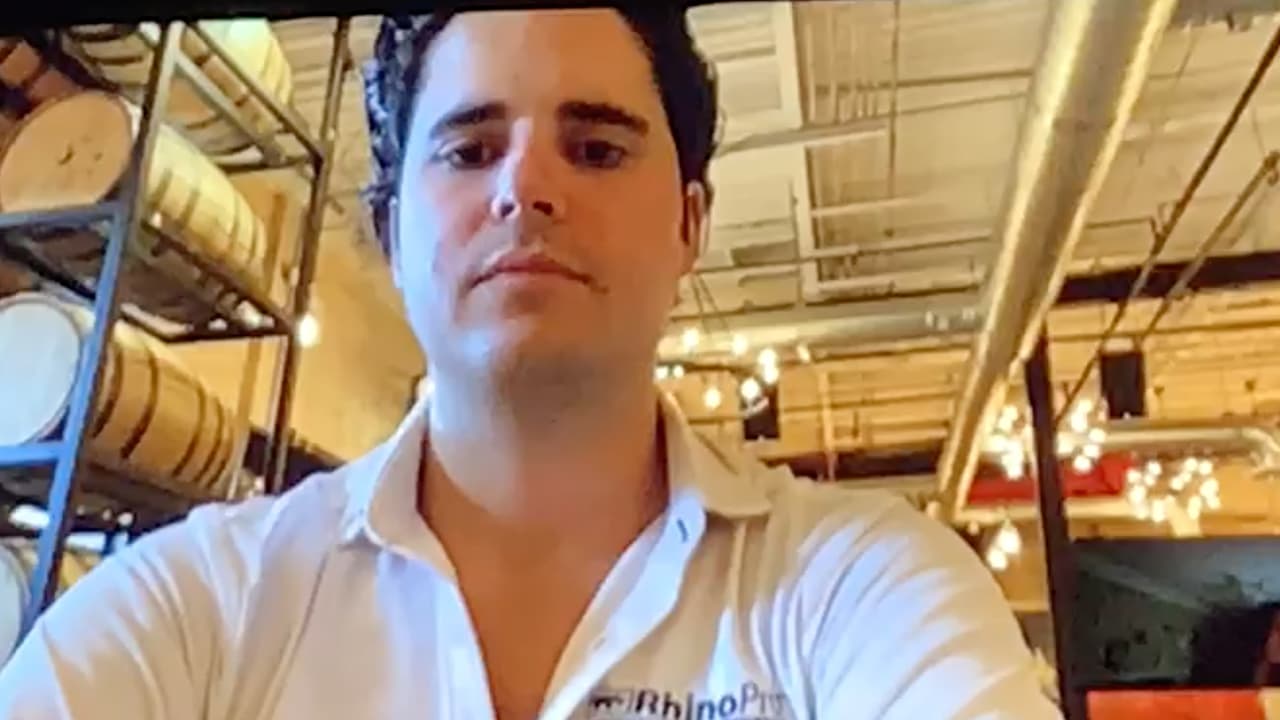 “Hemos cambiado el ritmo de la empresa y decidimos ayudar a la gente en esta pandemia que a todo el mundo nos sorprendió”, agregó Martínez de Aldecoa.