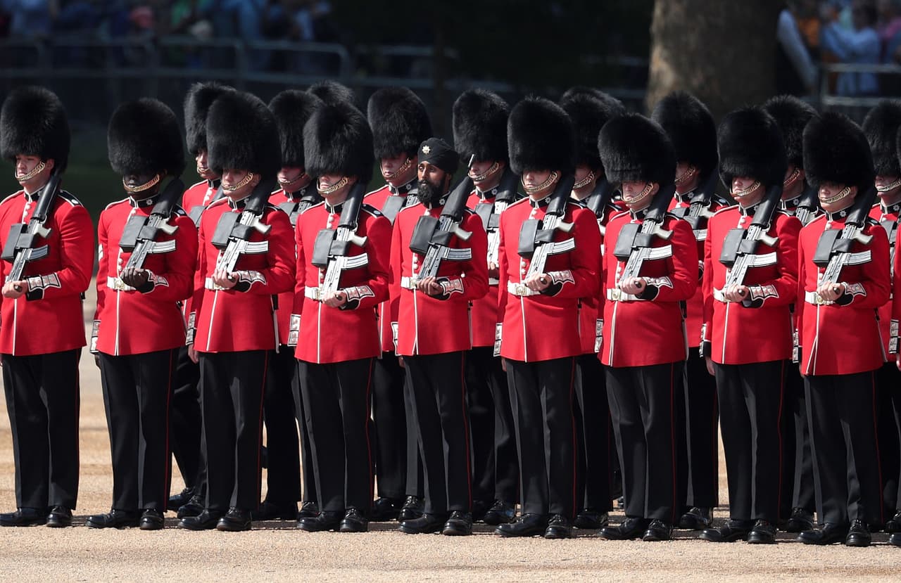 "Para mí, ser el primer sij que usa turbante y ser parte de la escolta, es un gran honor", indico el joven. "Estoy muy orgulloso y sé que muchas otras personas también están orgullosas de mí".