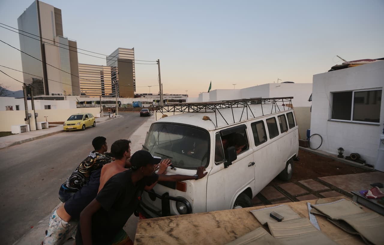 Lo que quedó de Vila Autodromo contrasta con los nuevos edificios de alrededor.
