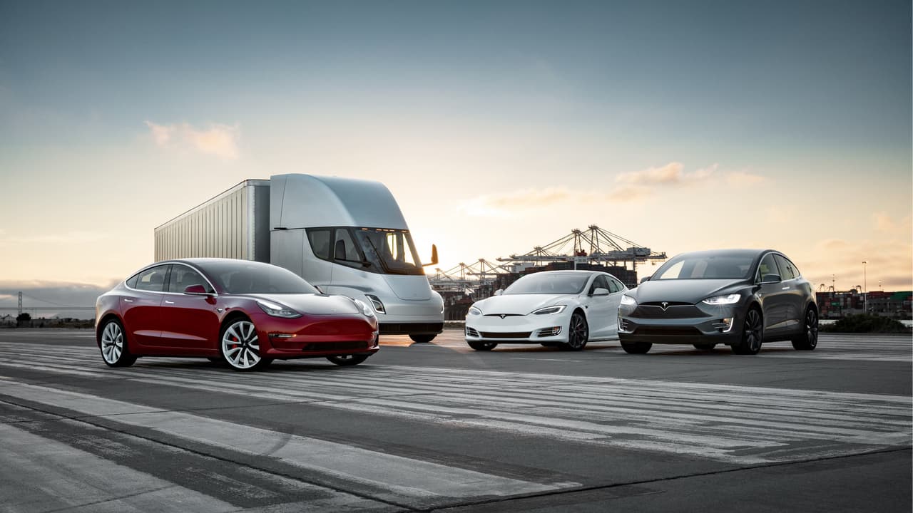 Tesla recibe 2019 con una rebaja general de precios en toda su línea