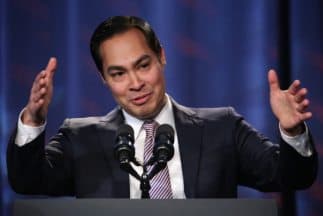 Alcalde hispano Julián Castro podría unirse al gabinete de Obama