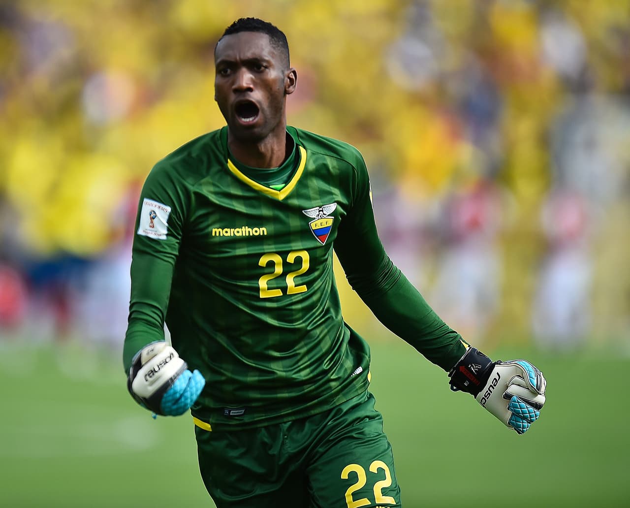 Rayados, a la espera de contratar a Alexander Domínguez