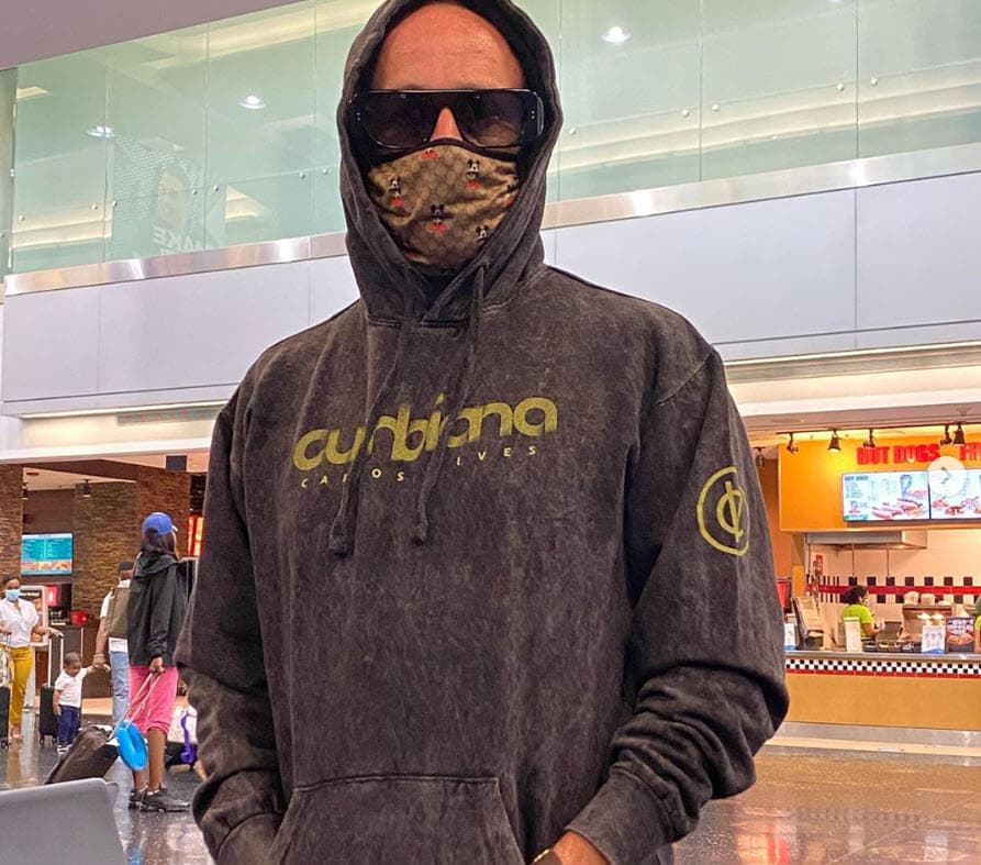 Sebastián Jiménez es productor de televisión y vive en Los Ángeles junto a su hija Zoe de 9 años, producto de una relación anterior.
<br>