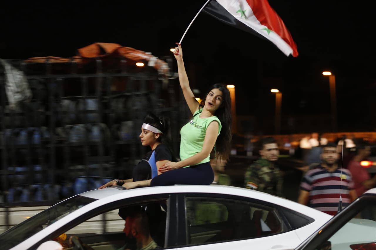 La caravana era cada vez más nutrida, con la esperanza de poder conseguir un resultado favorable ante Australia el próximo 4 y 9 de octubre.