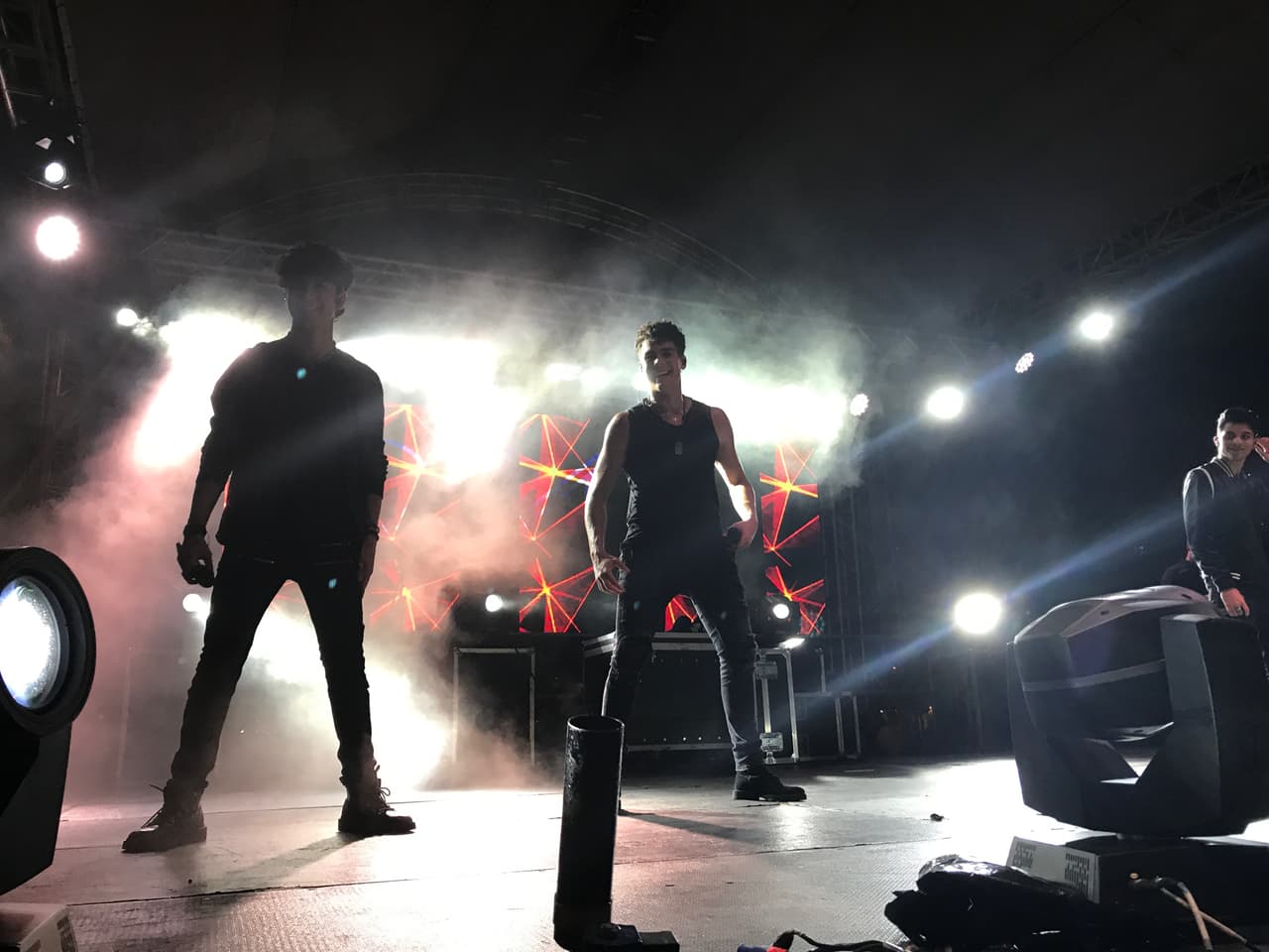 CNCO creó un pandemonio durante su presentación en el KQ Sunset.