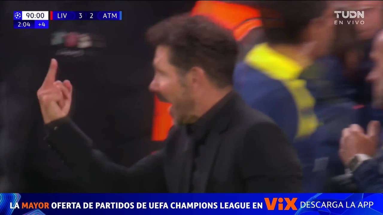 ¡¿Qué pasó?! Cholo pierde los estribos y confronta a fans de Liverpool
