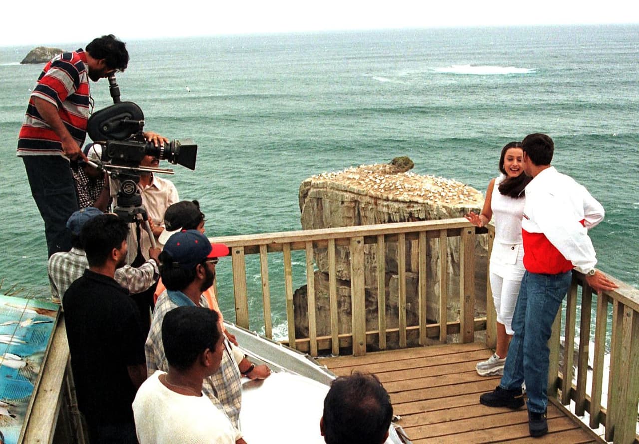 Todas las películas en español deben tener subtítulos en inglés.