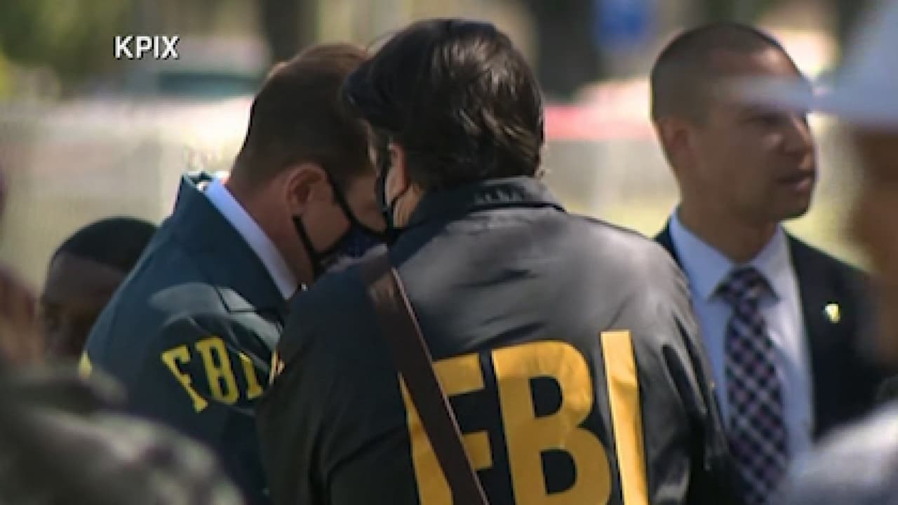 “Hay múltiples víctimas y múltiples muertes. Son por lo menos ocho víctimas fatales y un sospechoso también abatido. Esta información es preliminar. Confirmo que el presunto autor era empleado de la Autoridad de Transporte del Valle (VTA)”, adelantó Davis.