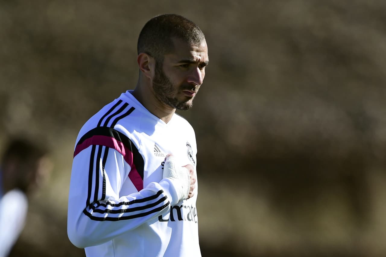 Benzema entrenó con normalidad en Madrid; Benítez debe decidir si reaparece ante Sevilla