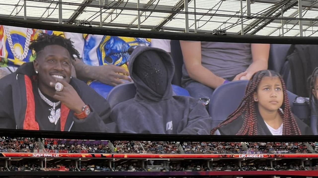 Antonio Brown reapareció en el Super Bowl LVI