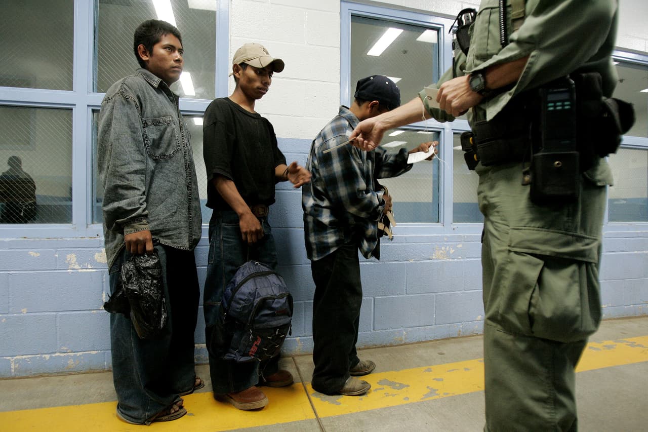 Abogados condenan la imposición de cuotas de casos a resolver a los jueces de inmigración