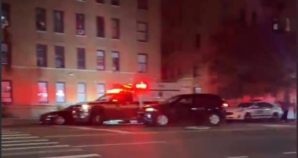 Mujer muere tras ser baleada en edificio de departamentos en Brooklyn 
