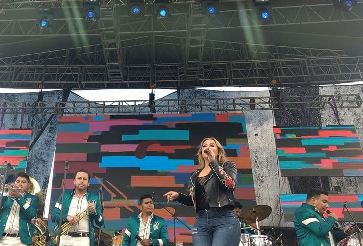 Es la primera ocasión que se presenta en un evento en la capital del Estado de México y además de derrochar talento, derrochó simpatía.