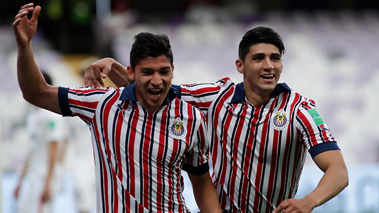 Zaldívar y Pulido recuerdan a Chivas en 'sábado de pelis'‬