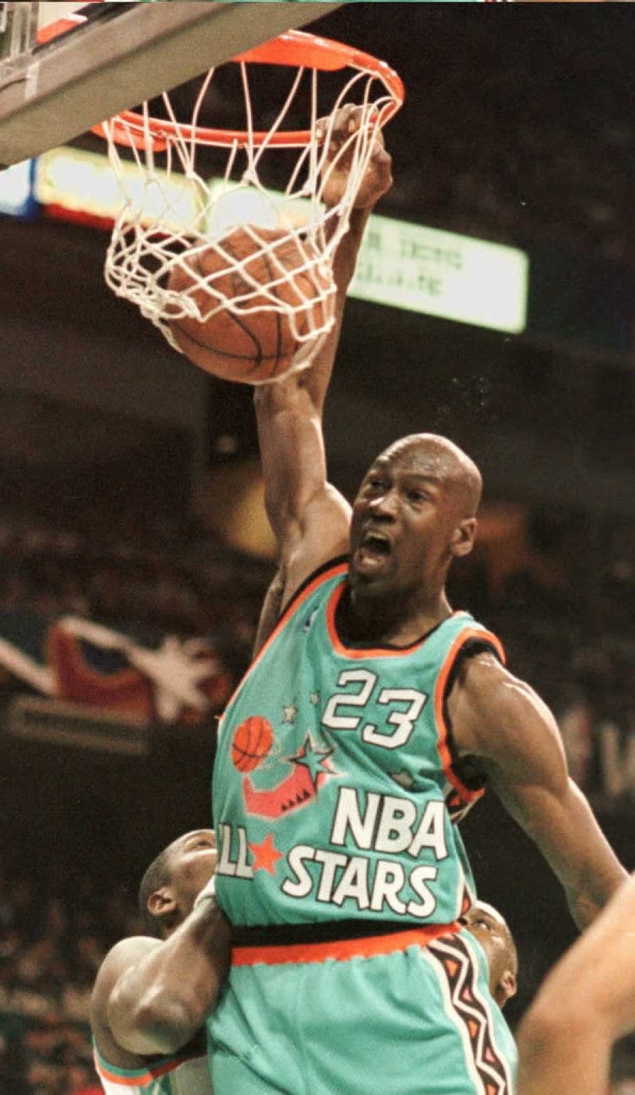 En 1996 el recinto también presentó el Juego de Estrellas de la NBA, ganado por el equipo del Este con 129-118, con 25 puntos de Shaquille O’Neal y la participación de leyendas como Michael Jordan, Scottie Pippen, Charles Barkley, Hakeem Olajuwon, Patrick Ewing, Reggie Miller y David Robinson.