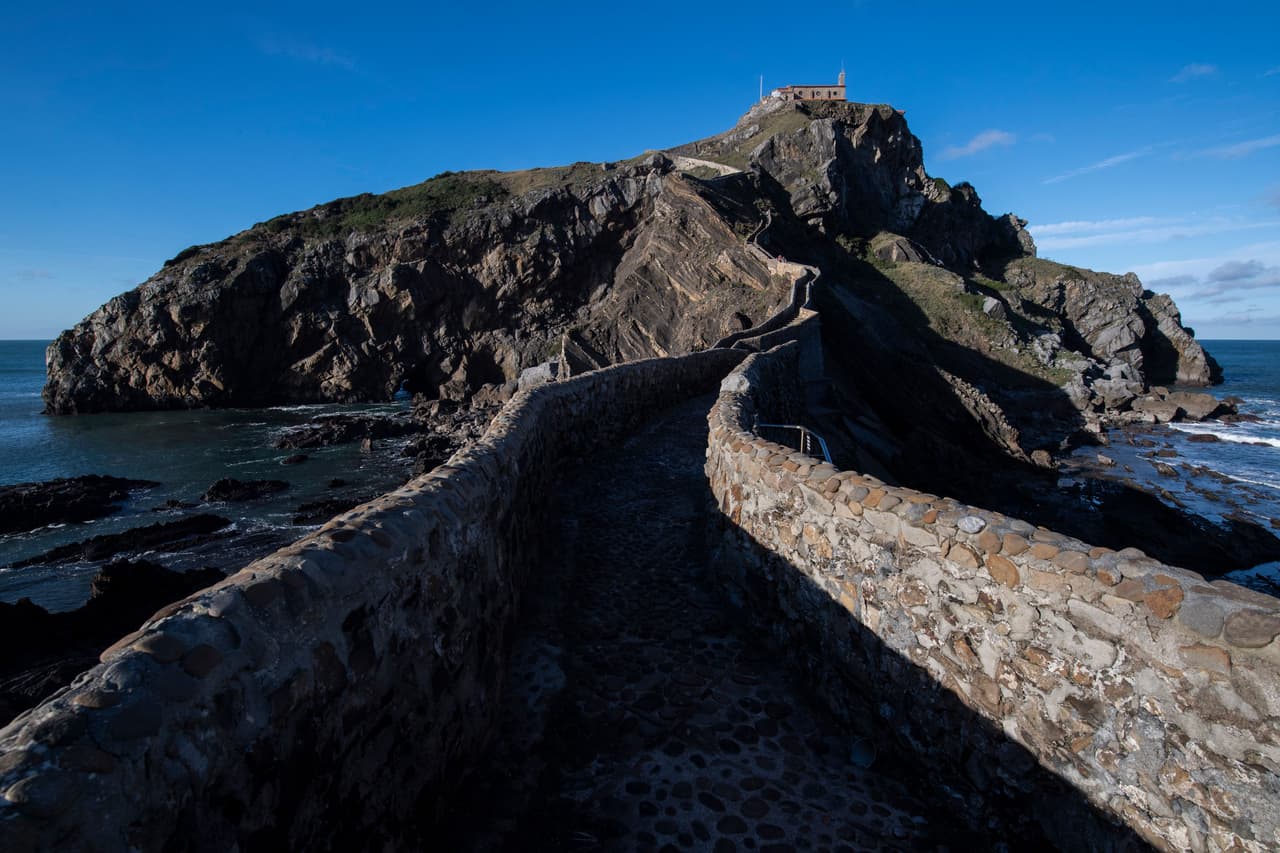 San Juan de Gaztelugatxe, el lugar en la vida real donde se filma Rocadragón de 'House of the Dragon'