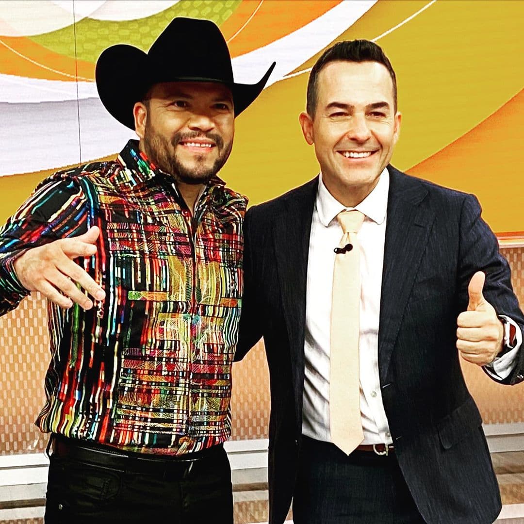 Carlitos presume su amistad con Michael Salgado con esta bella fotografía.